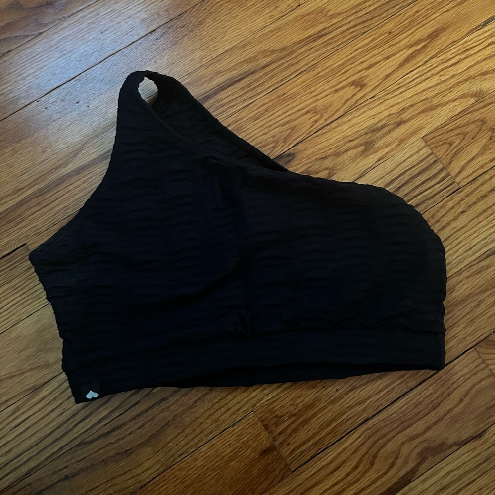 Asymmetrical BBB Black Top